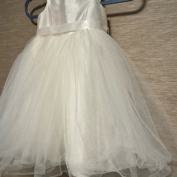 David's Bridal Ivory Flower Girl Dress - Picture 4 of 8